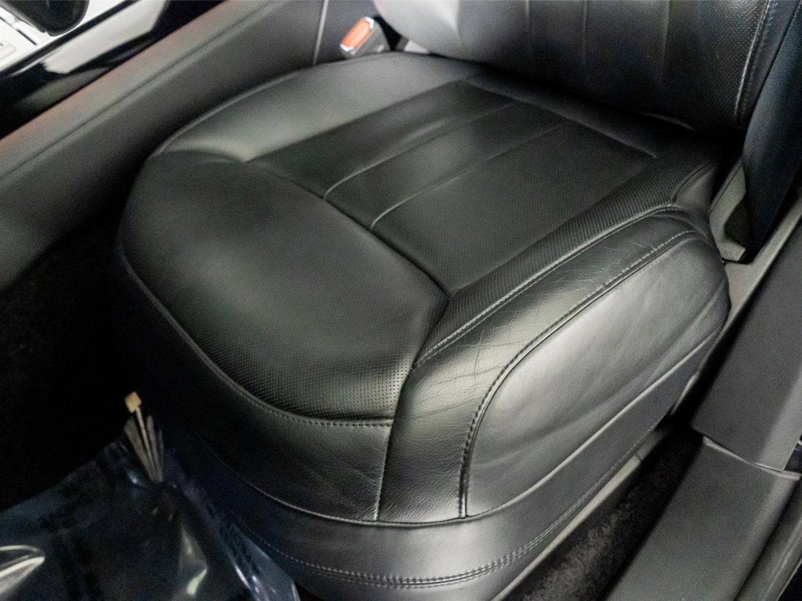 Used 2024 Land Rover Range Rover Long Wheelbase Autobiography image 25