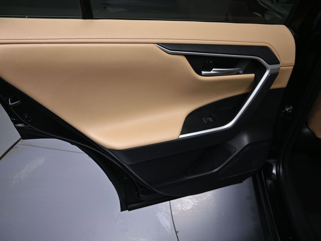 Used 2023 Toyota RAV4 Limited image 28