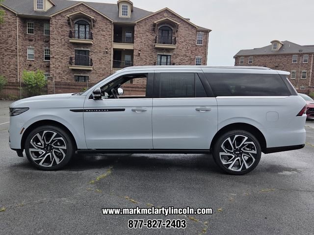 New 2026 Lincoln Navigator L Black Label AWD/4WD image 2