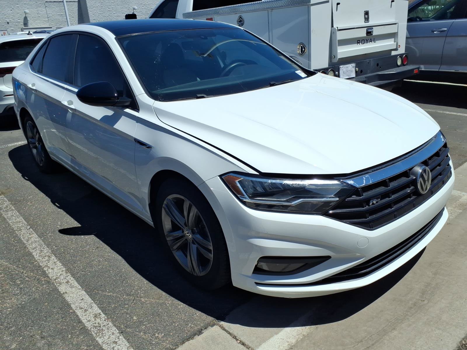 Certified 2020 Volkswagen Jetta R-Line w/ R-Line Cold Weather Package FWD image 2