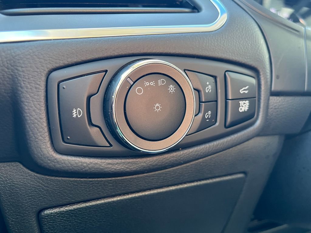 Used 2024 Ford Edge Titanium image 18