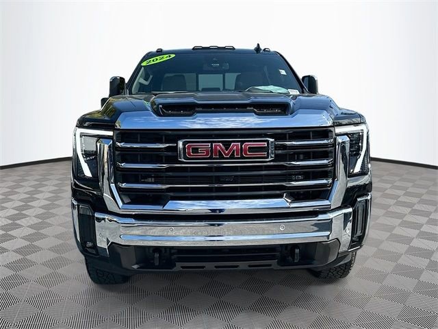 Used 2024 GMC Sierra 2500 SLT w/ SLT Premium Package image 2