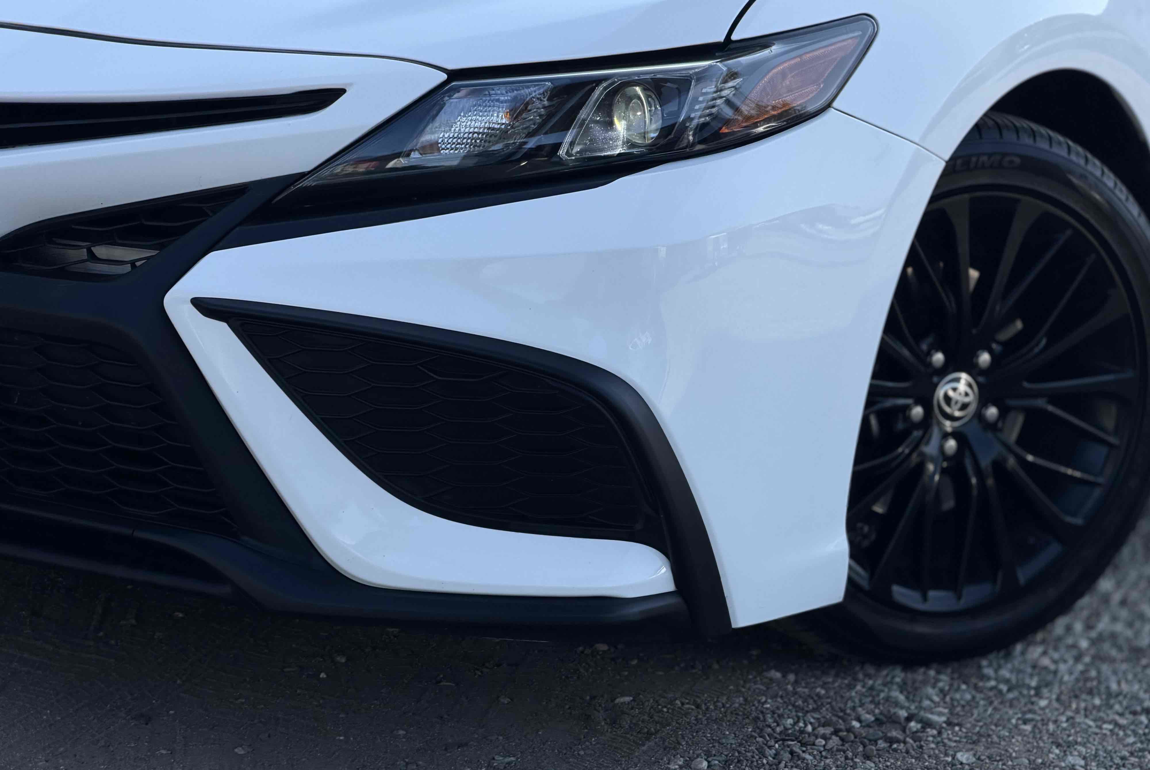 Used 2022 Toyota Camry SE FWD image 13