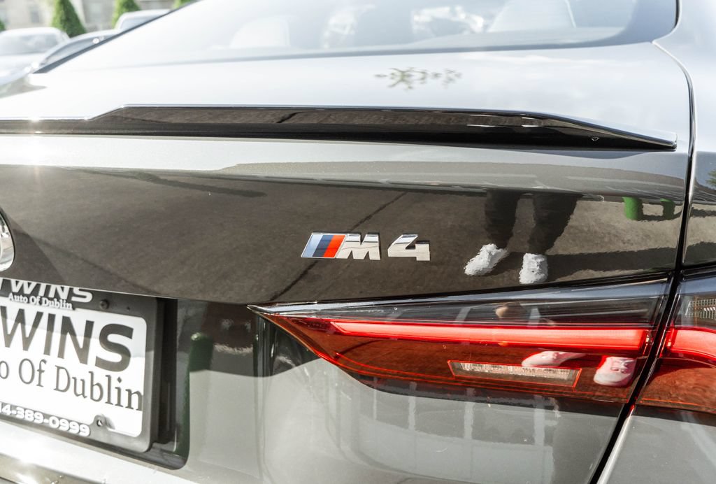 Used 2021 BMW M4 Coupe w/ Executive Package RWD image 39