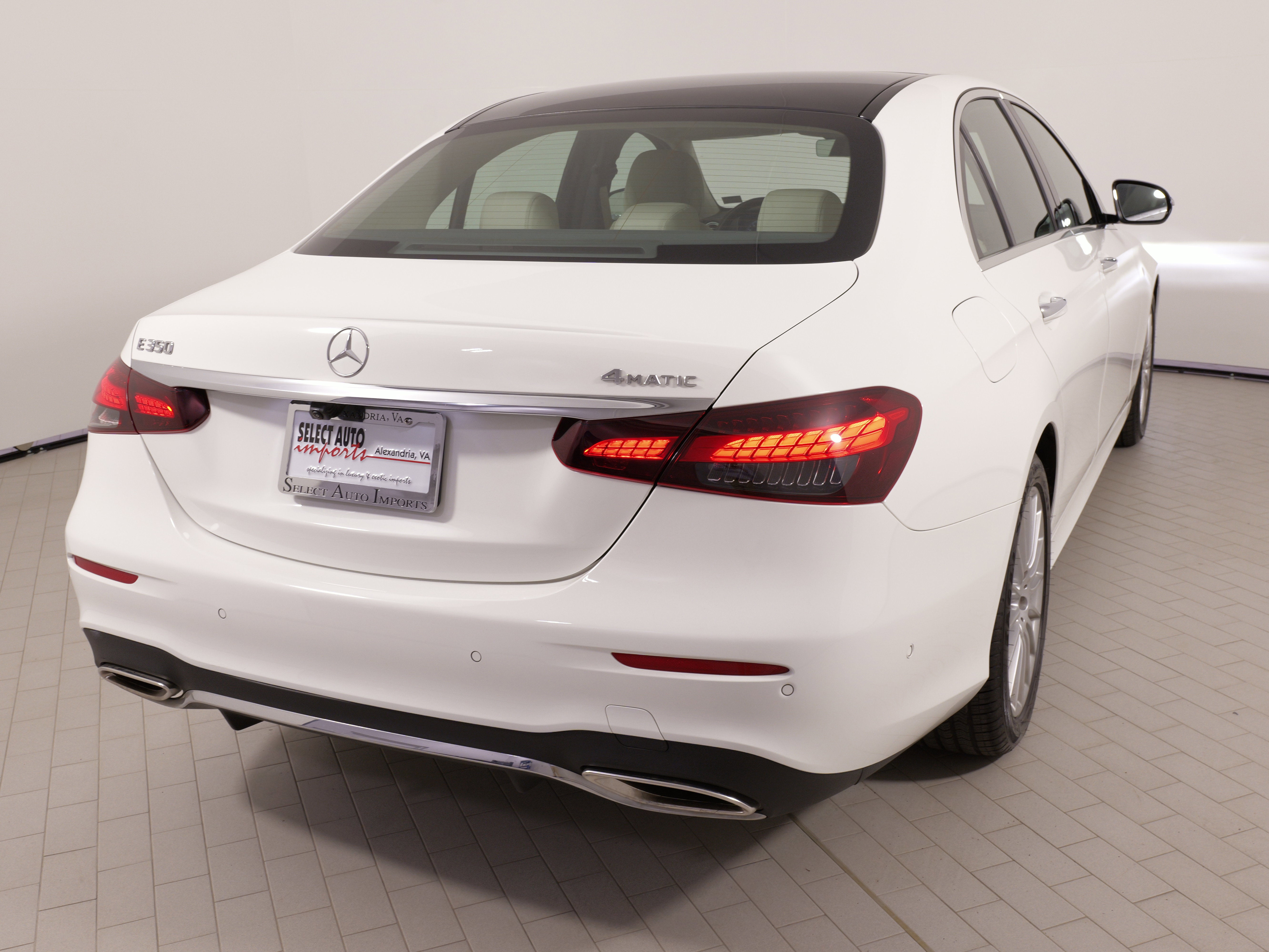 Used 2021 Mercedes-Benz E 350 4MATIC Sedan w/ Premium Package image 12