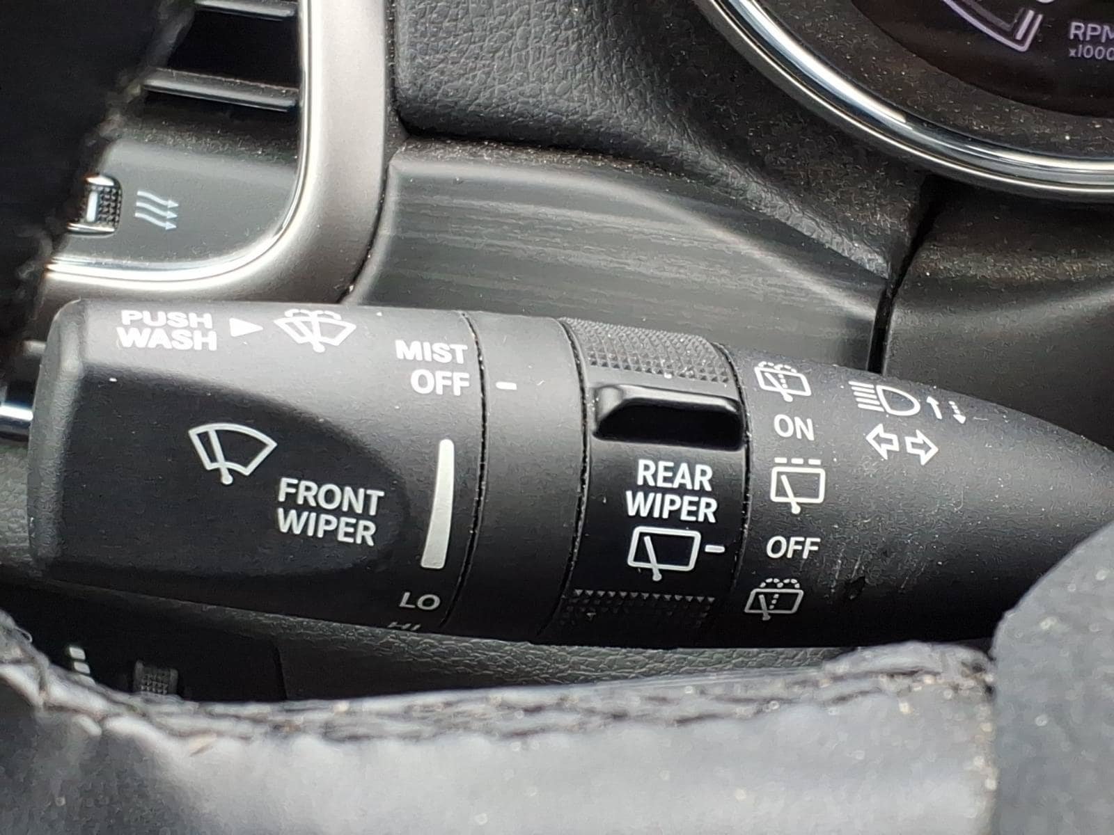 Used 2022 Jeep Grand Cherokee Limited AWD/4WD image 19