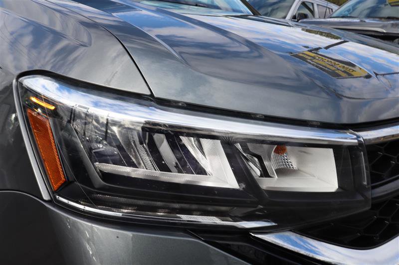 Used 2024 Volkswagen Taos SE image 25