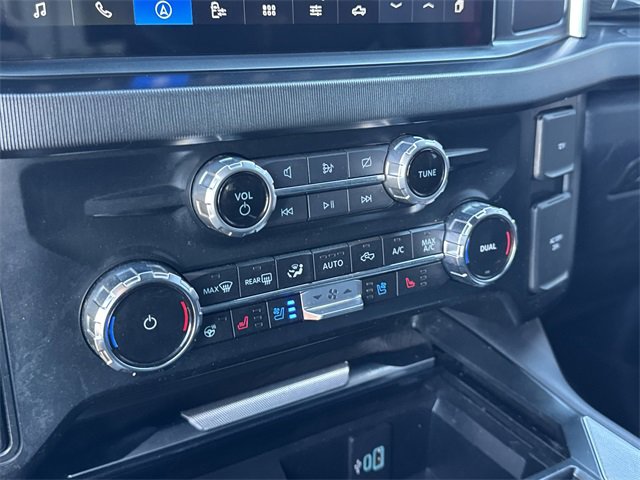 Used 2023 Ford F350 Platinum w/ FX4 Off-Road Package image 32