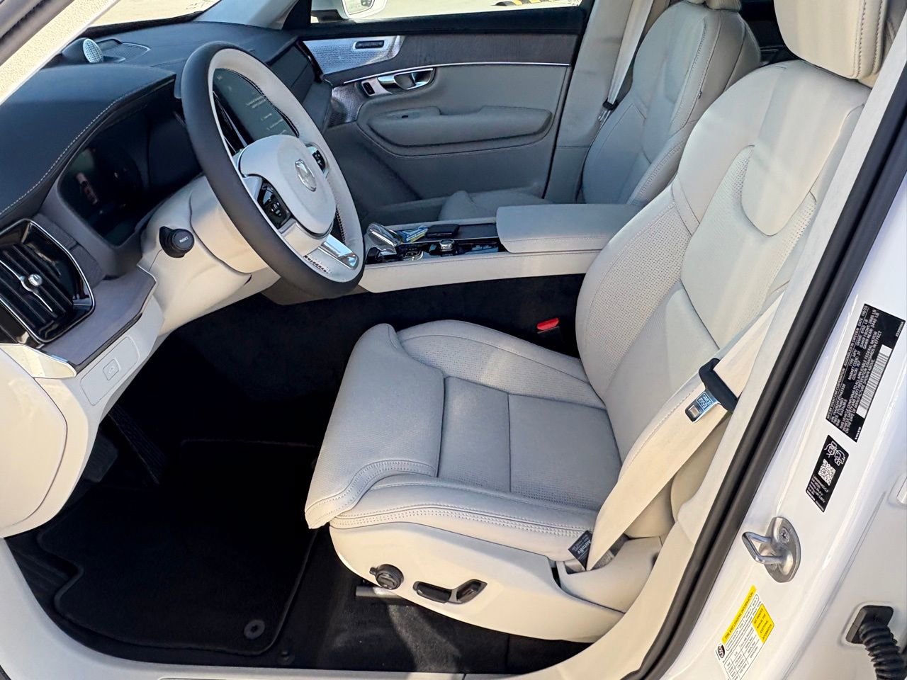 New 2026 Volvo XC90 B6 Ultra w/ Lounge Package AWD/4WD image 16