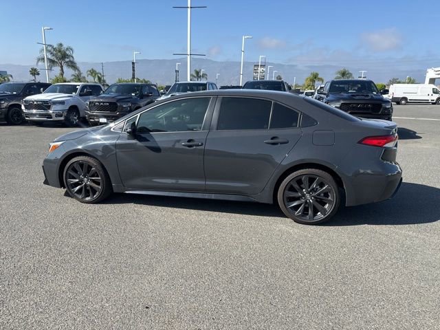 Used 2025 Toyota Corolla SE w/ SE Premium Package image 4