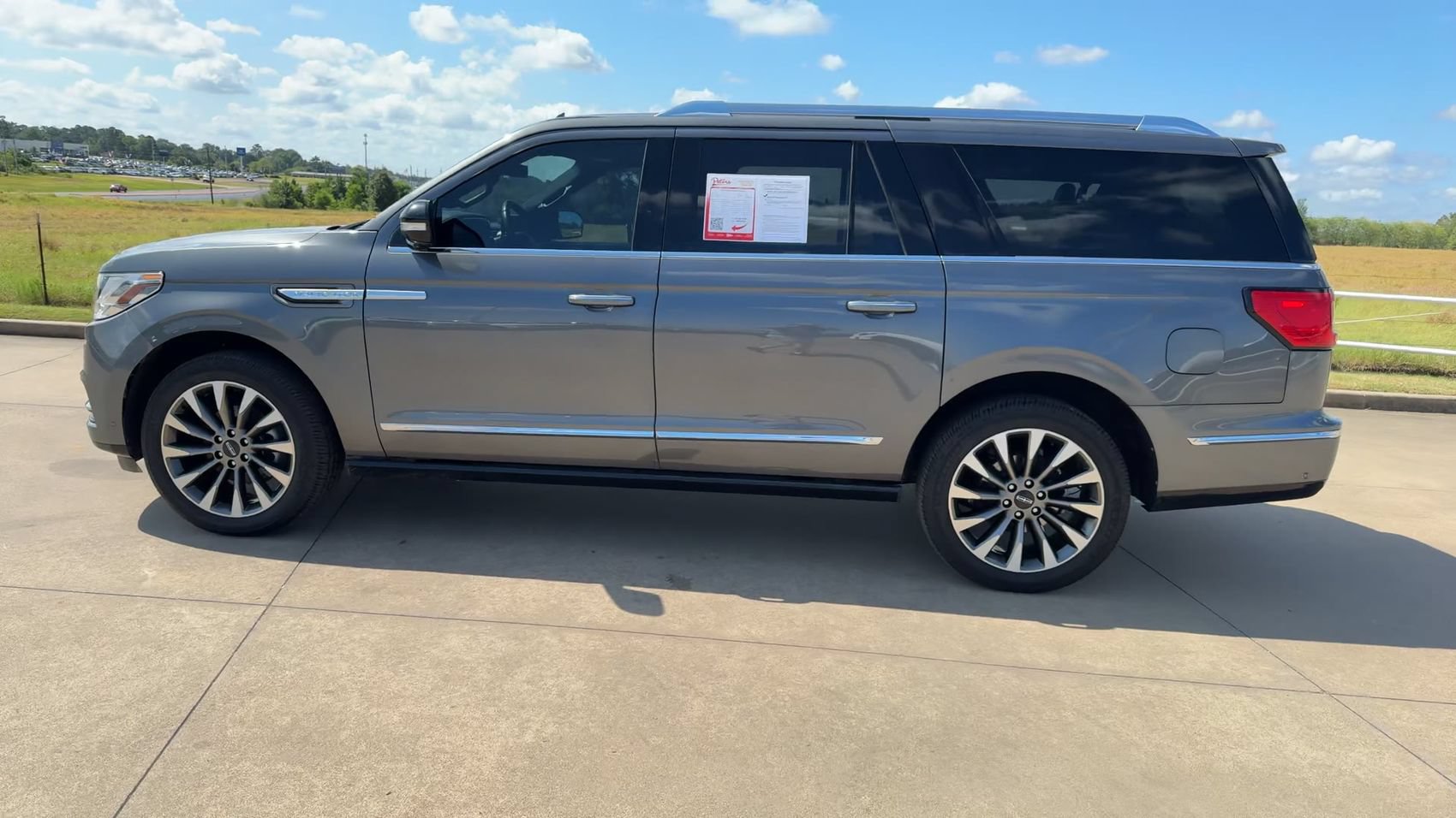 Used 2021 Lincoln Navigator L Reserve AWD/4WD image 6