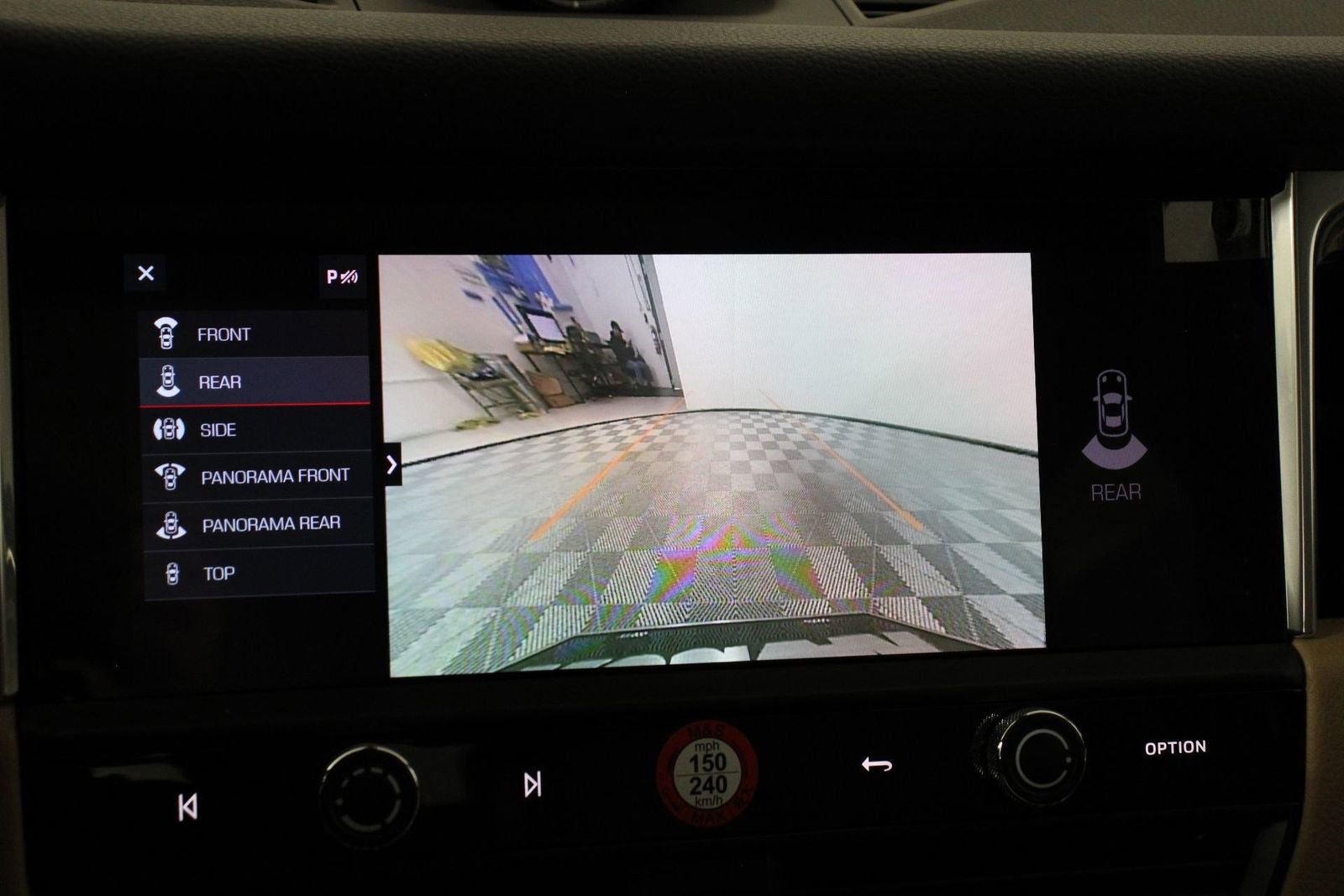 Certified 2025 Porsche Macan image 17