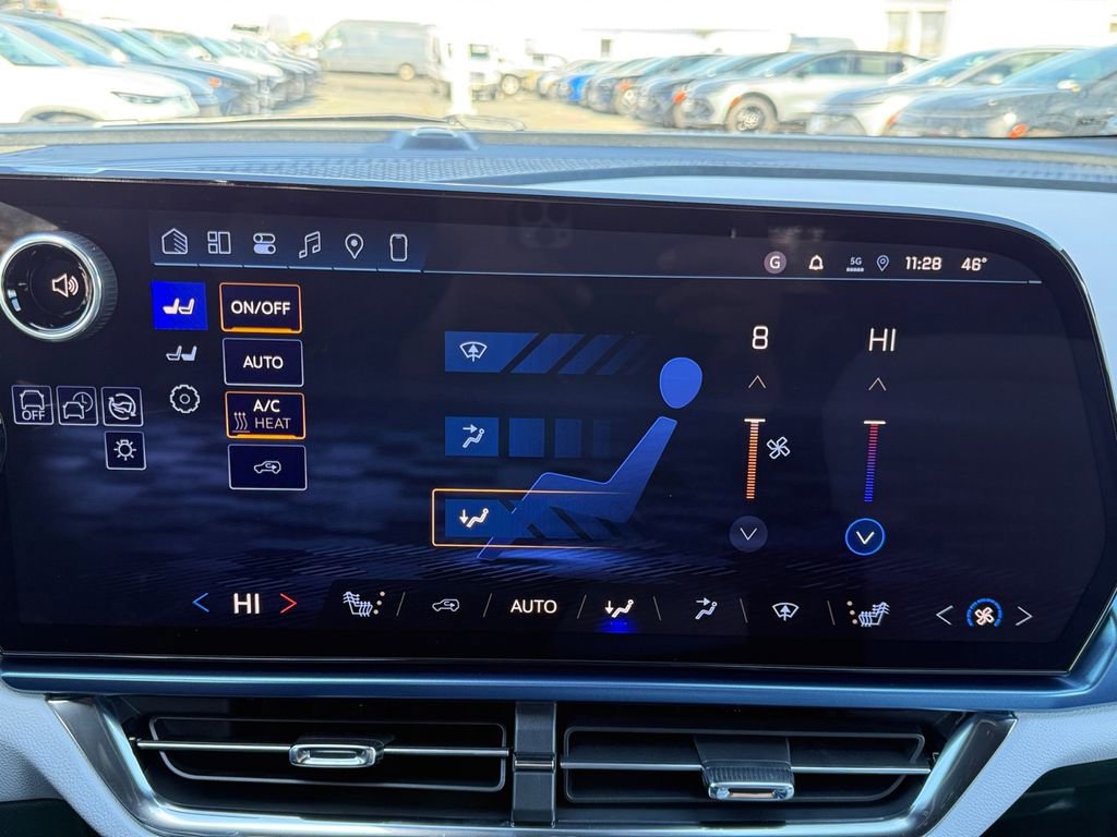 New 2026 Chevrolet Equinox EV LT image 17