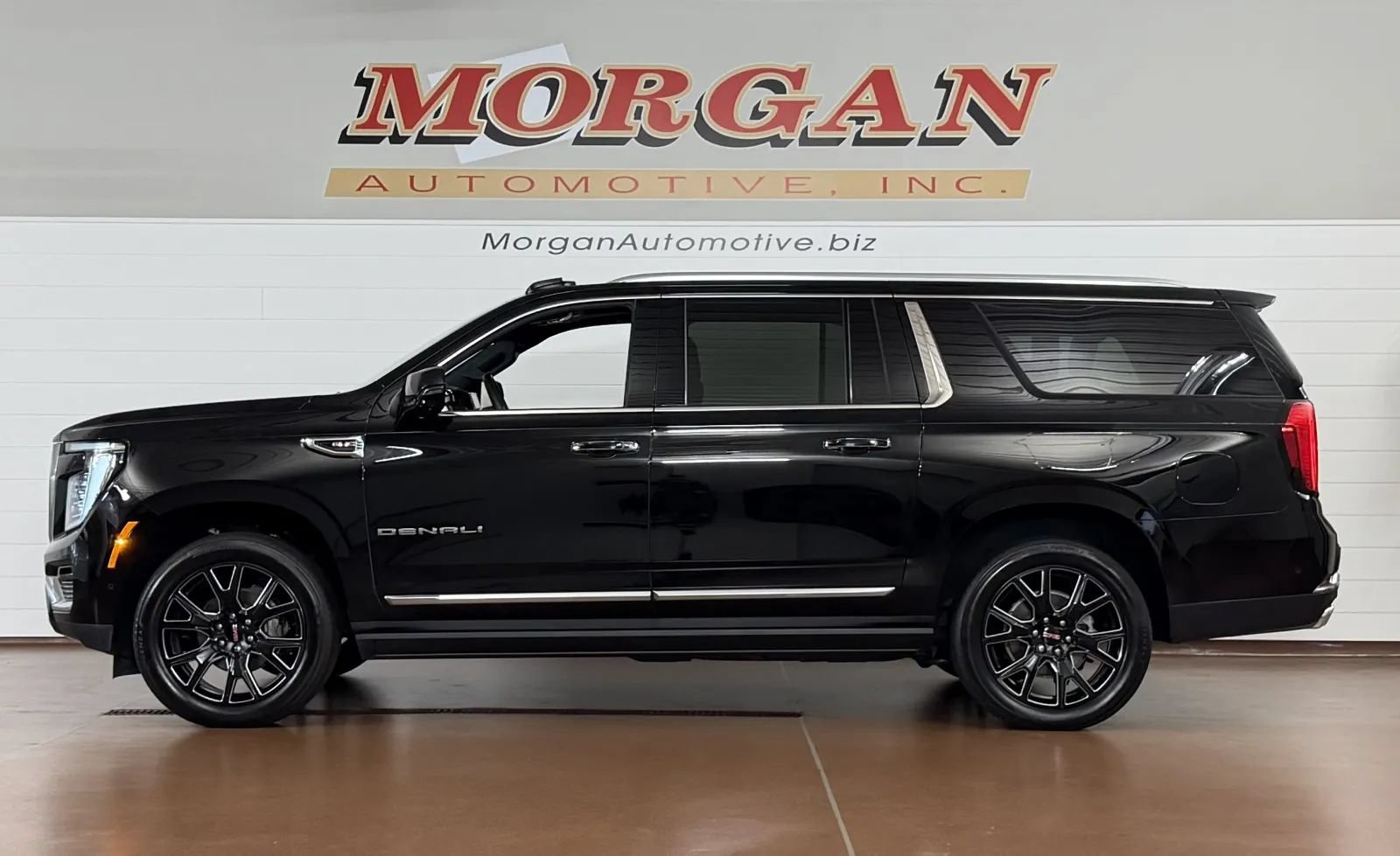Used 2026 GMC Yukon XL Denali w/ Sun & Power Step Package AWD/4WD image 6