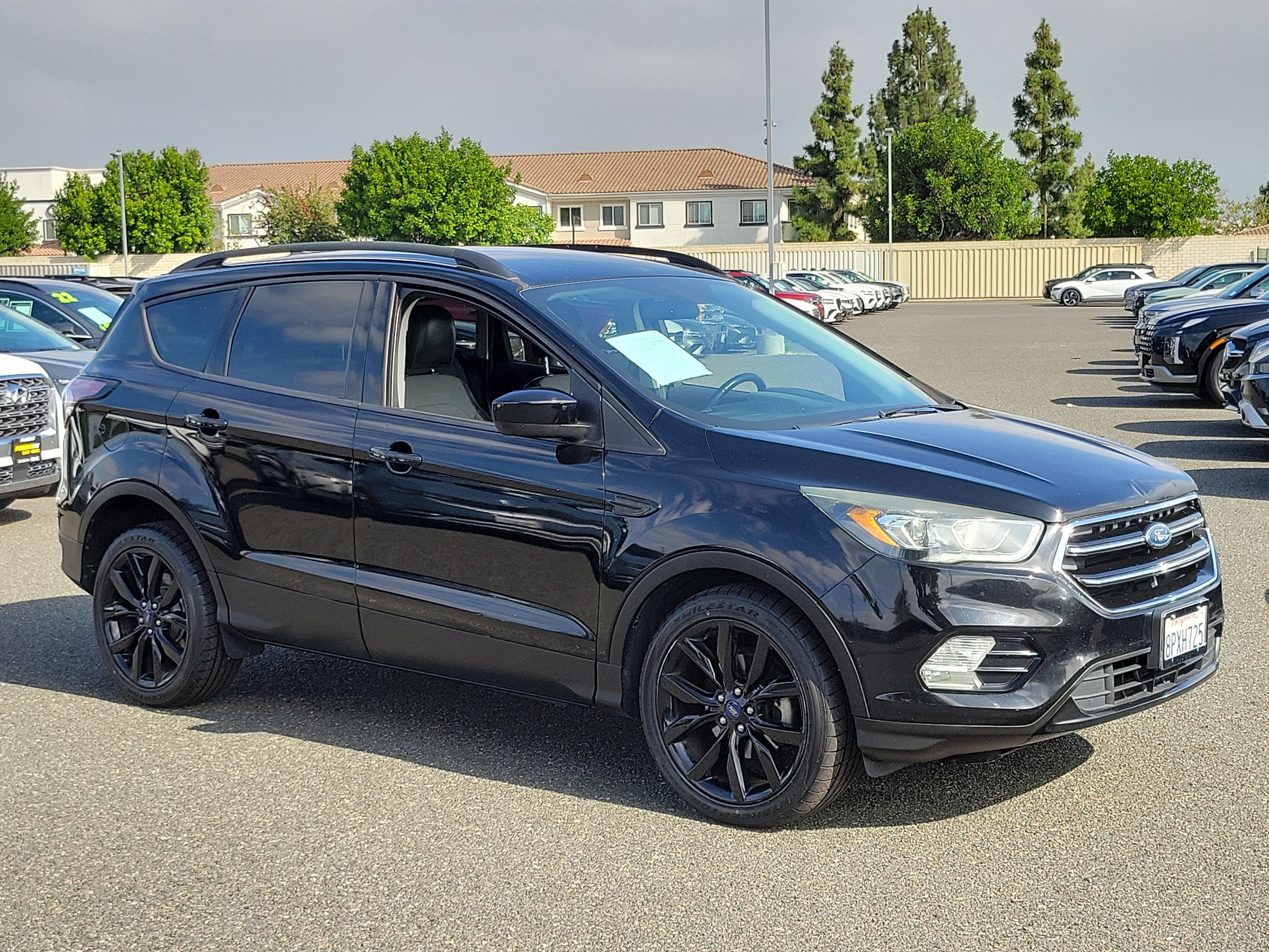 Used 2017 Ford Escape SE w/ SE Sport Appearance Package FWD image 26