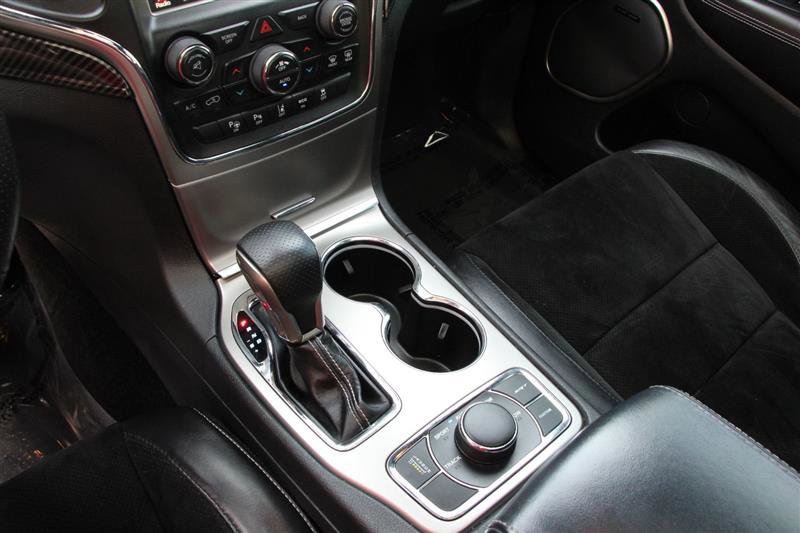 Used 2017 Jeep Grand Cherokee SRT image 32