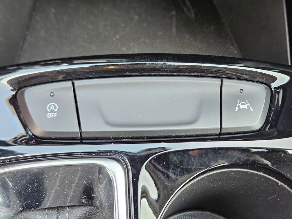Used 2025 Chevrolet Trax LT FWD image 22