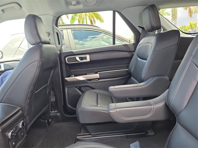 Used 2022 Ford Explorer XLT w/ Equipment Group 202A image 11