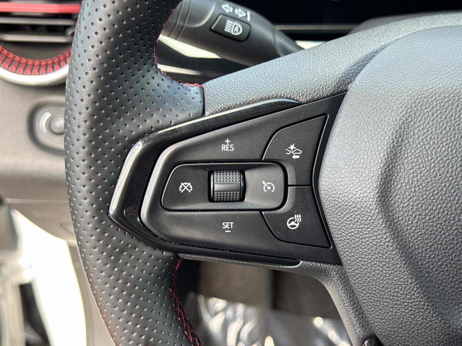 Used 2024 Chevrolet Trax RS w/ Driver Confidence Package image 11