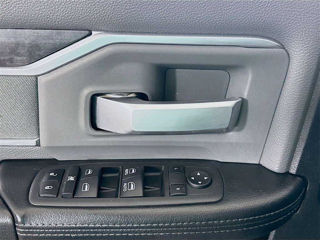 Used 2022 RAM 3500 Big Horn image 24