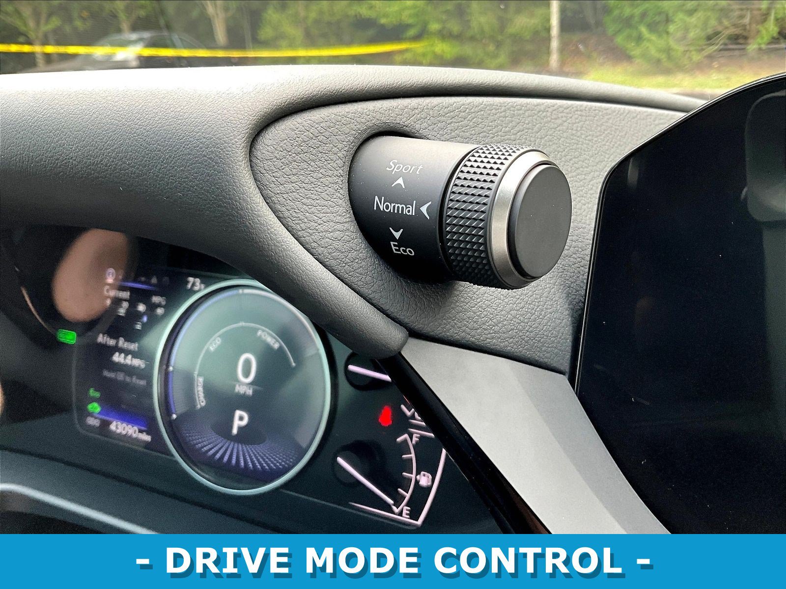 Used 2023 Lexus ES 300h w/ Accessory Package (Z2) FWD image 38