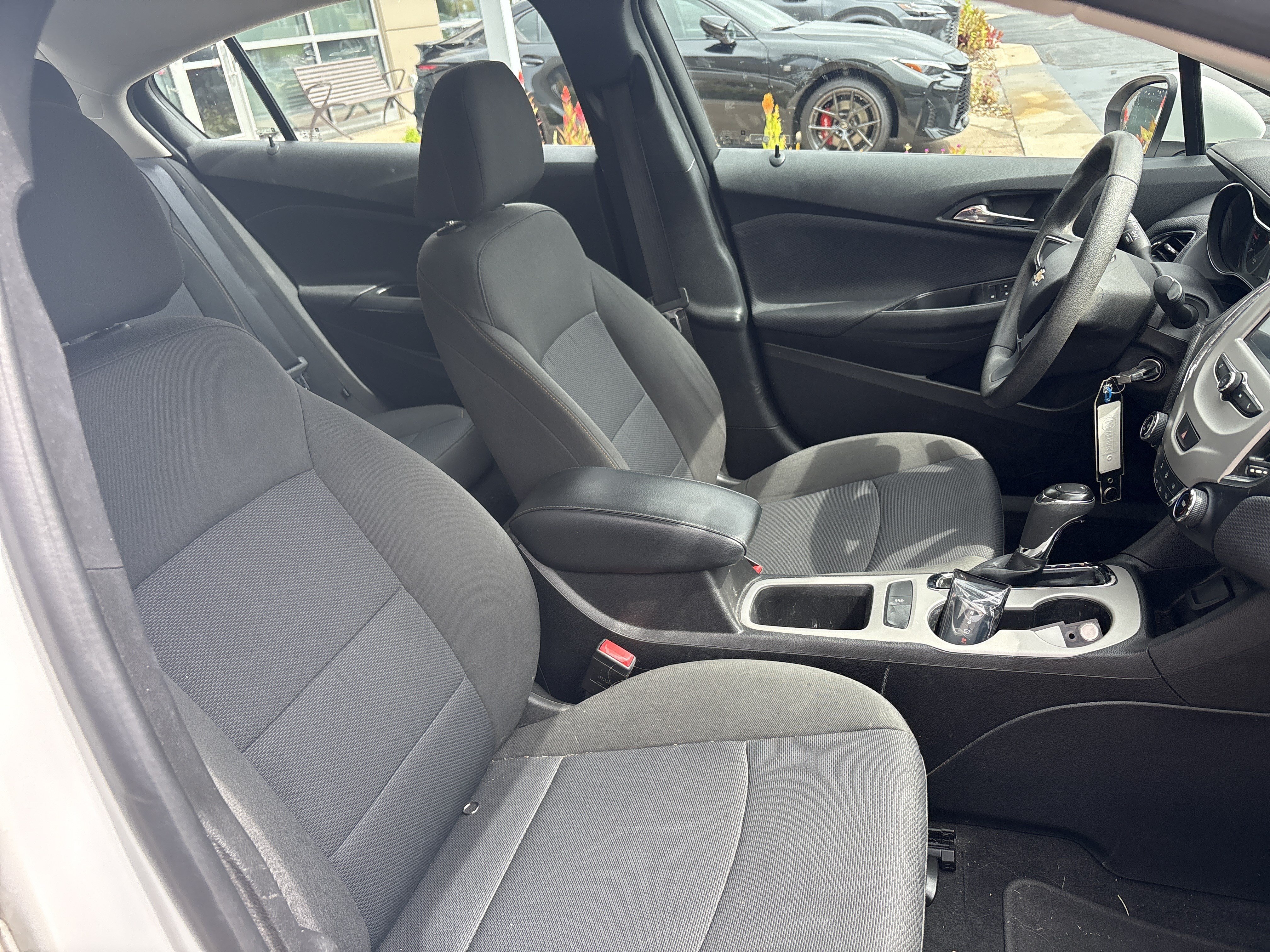 Used 2018 Chevrolet Cruze LS FWD image 21