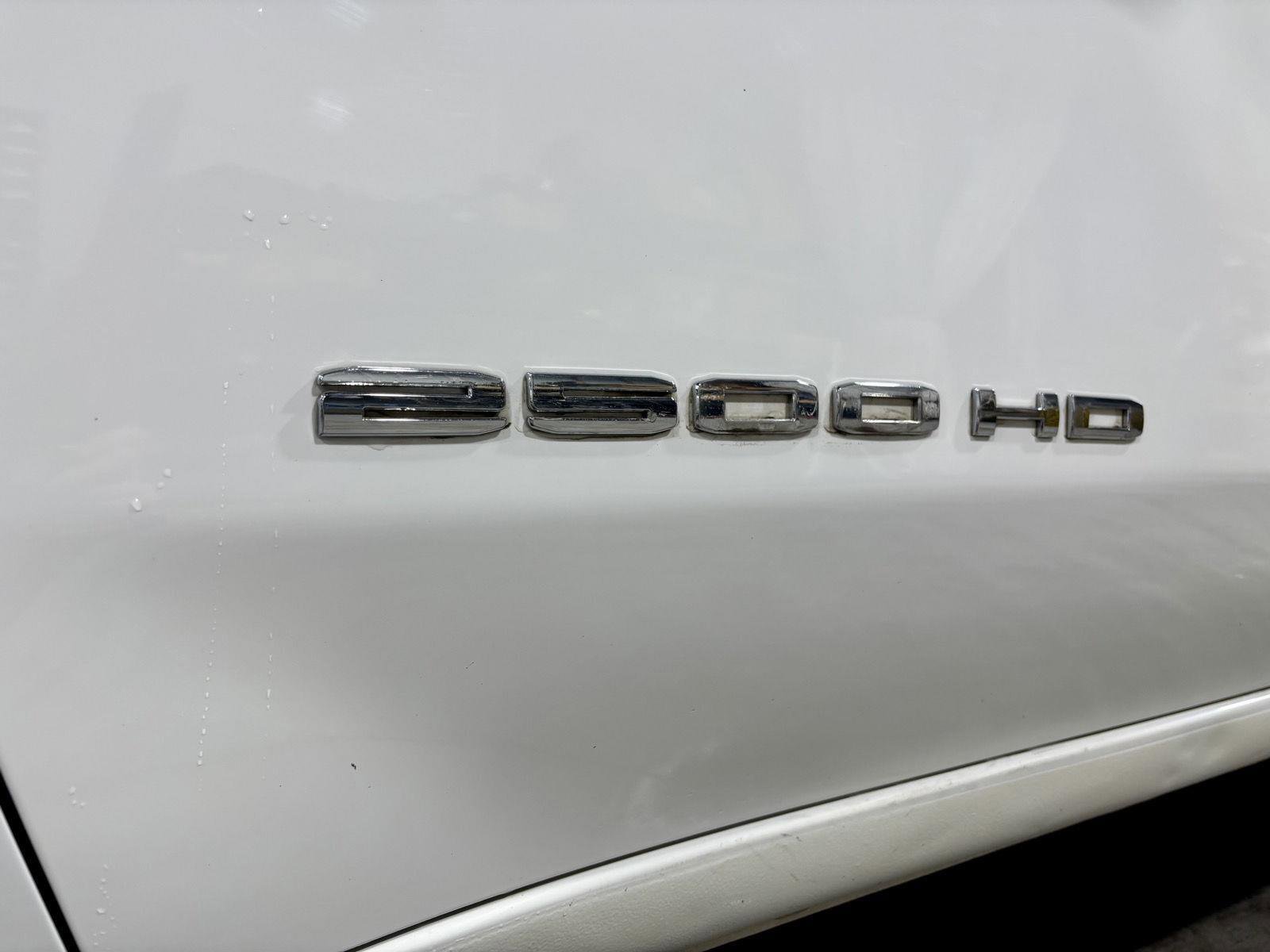 Used 2023 GMC Sierra 2500 SLE w/ SLE Convenience Package image 13