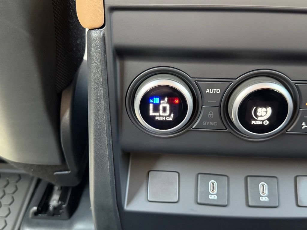 New 2026 Land Rover Defender 130 V8 AWD/4WD image 40