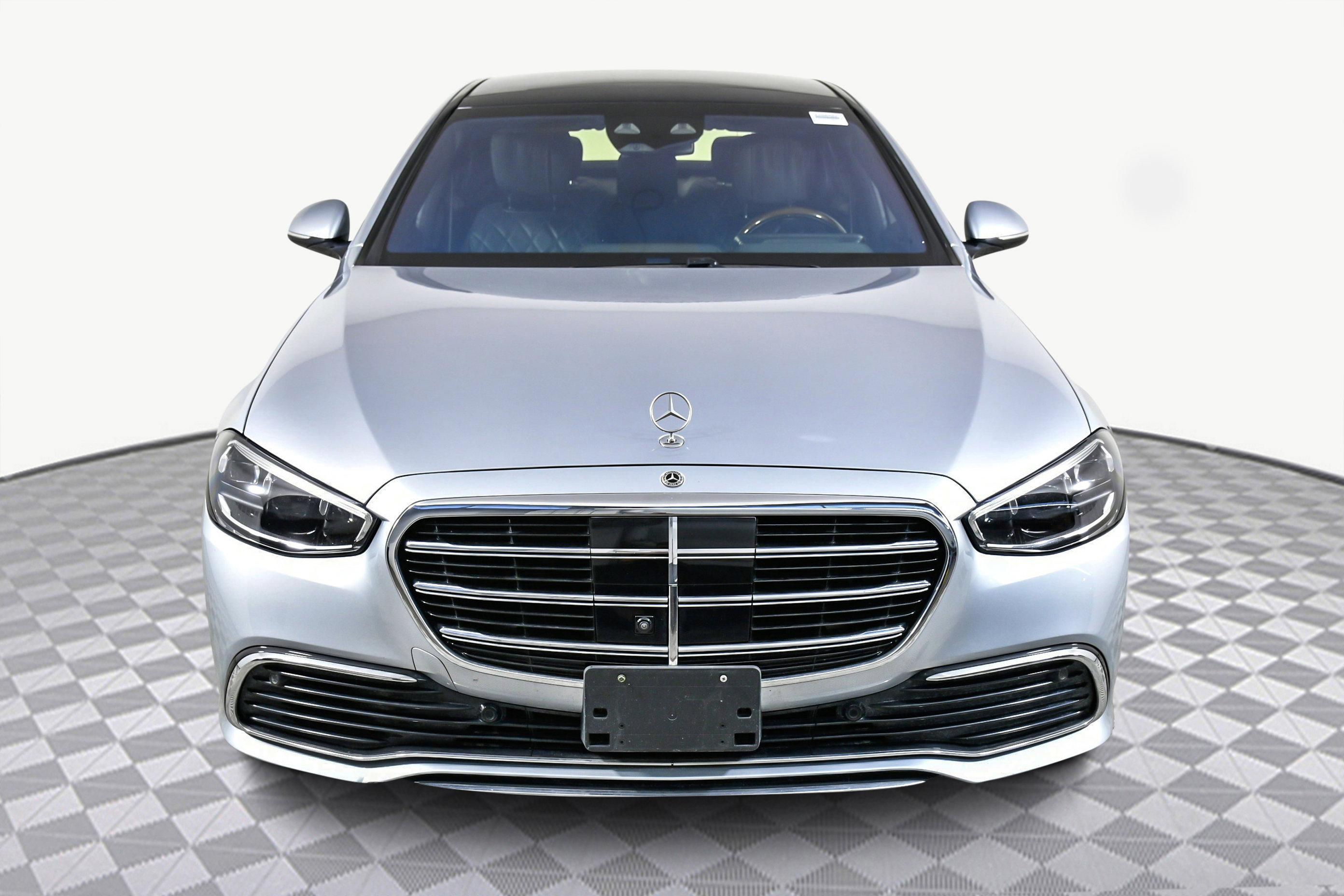 Used 2024 Mercedes-Benz S 580 4MATIC Sedan image 2