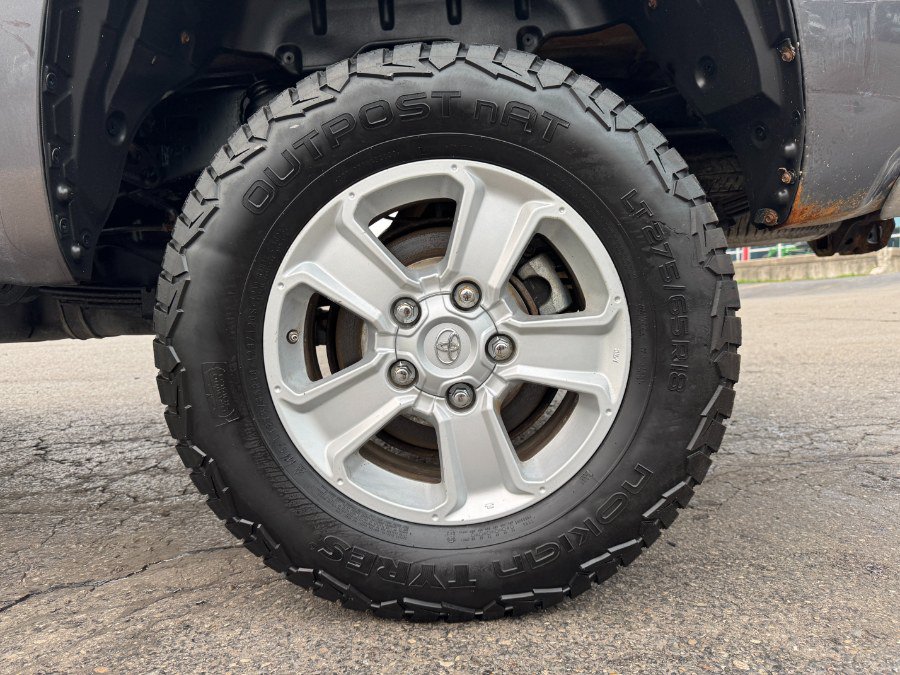 Used 2016 Toyota Tundra SR5 AWD/4WD image 13