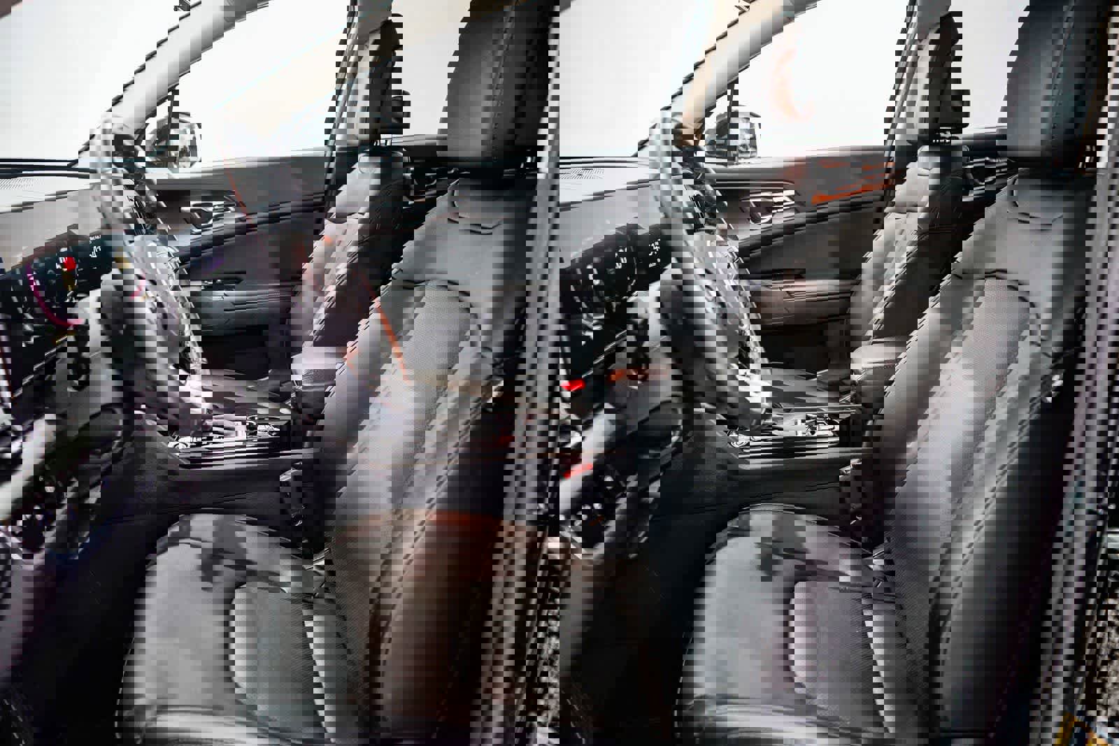 Used 2023 Kia Sportage EX image 16