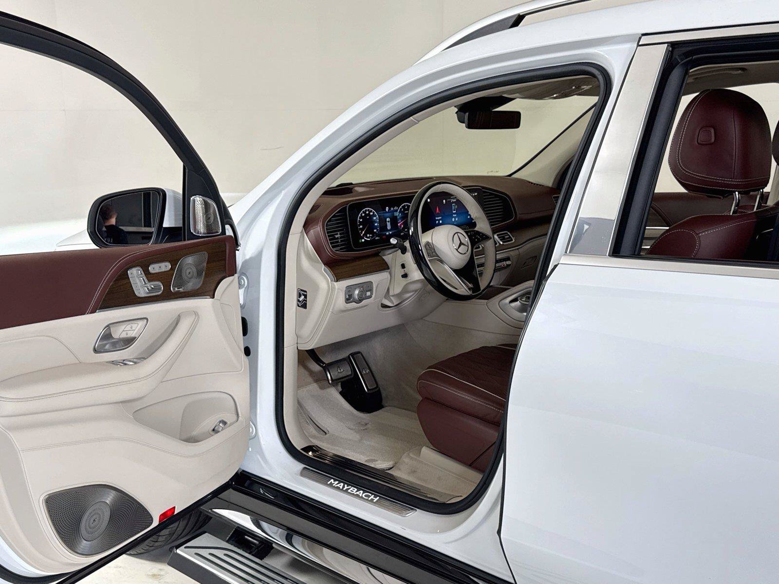 Used 2025 Mercedes-Benz Maybach GLS 600 4MATIC image 12