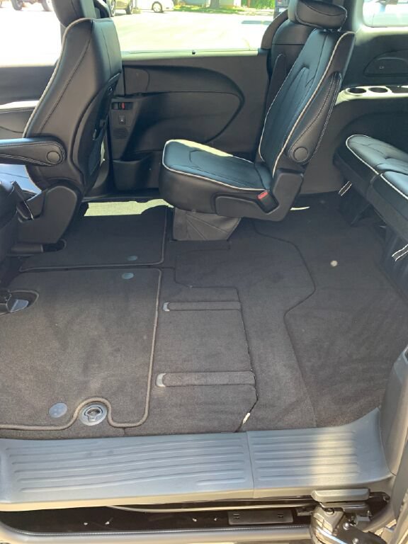 New 2027 Chrysler Pacifica Limited AWD/4WD image 30