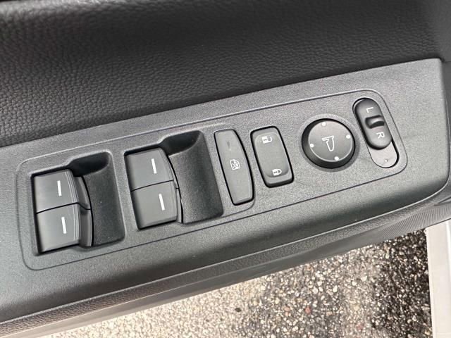 Used 2025 Honda CR-V Sport-L image 9