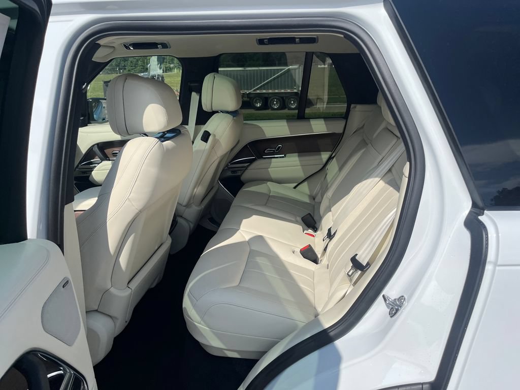 New 2026 Land Rover Range Rover SE AWD/4WD image 16