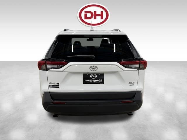 Used 2022 Toyota RAV4 XLE image 12