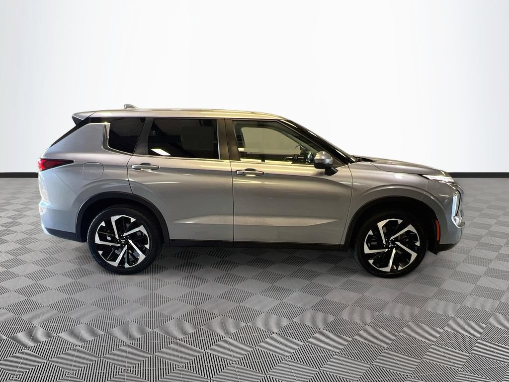 Used 2024 Mitsubishi Outlander SE AWD/4WD image 8