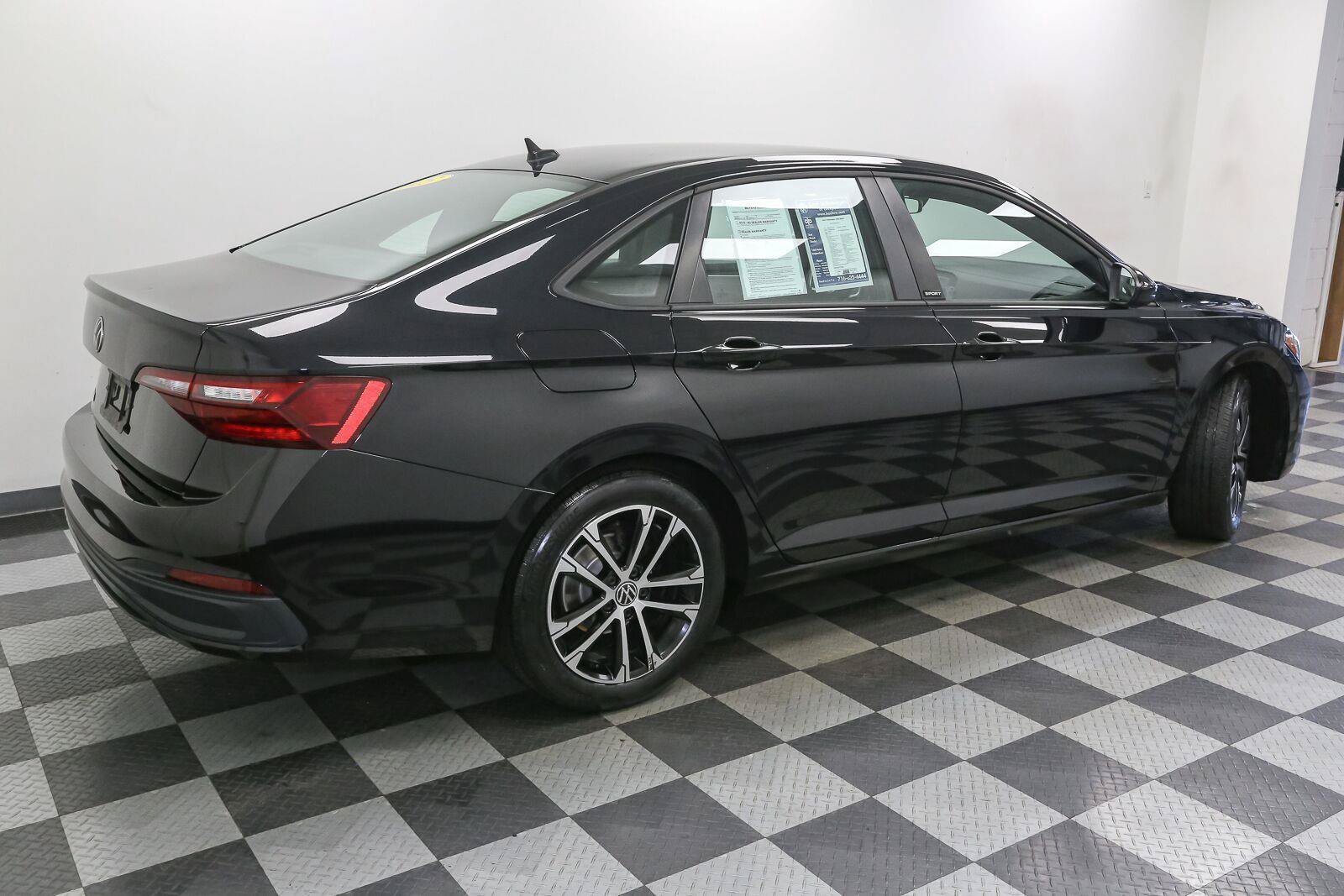 Certified 2023 Volkswagen Jetta Sport FWD image 11