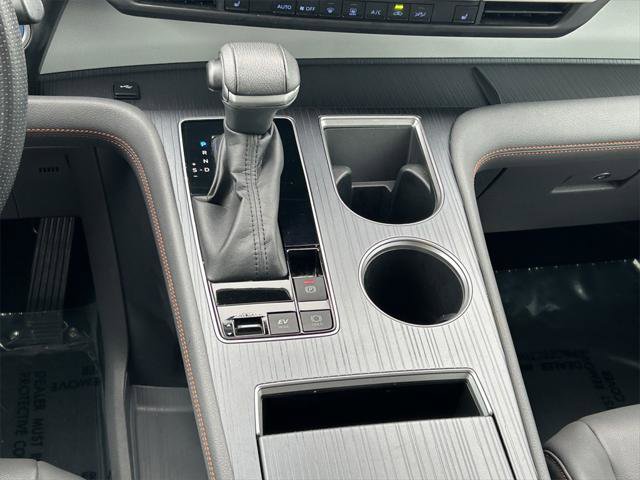 Certified 2022 Toyota Sienna XSE image 21