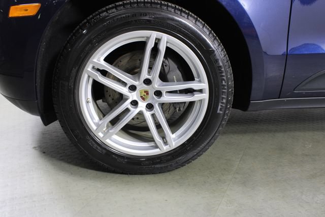 Used 2018 Porsche Macan AWD/4WD image 12