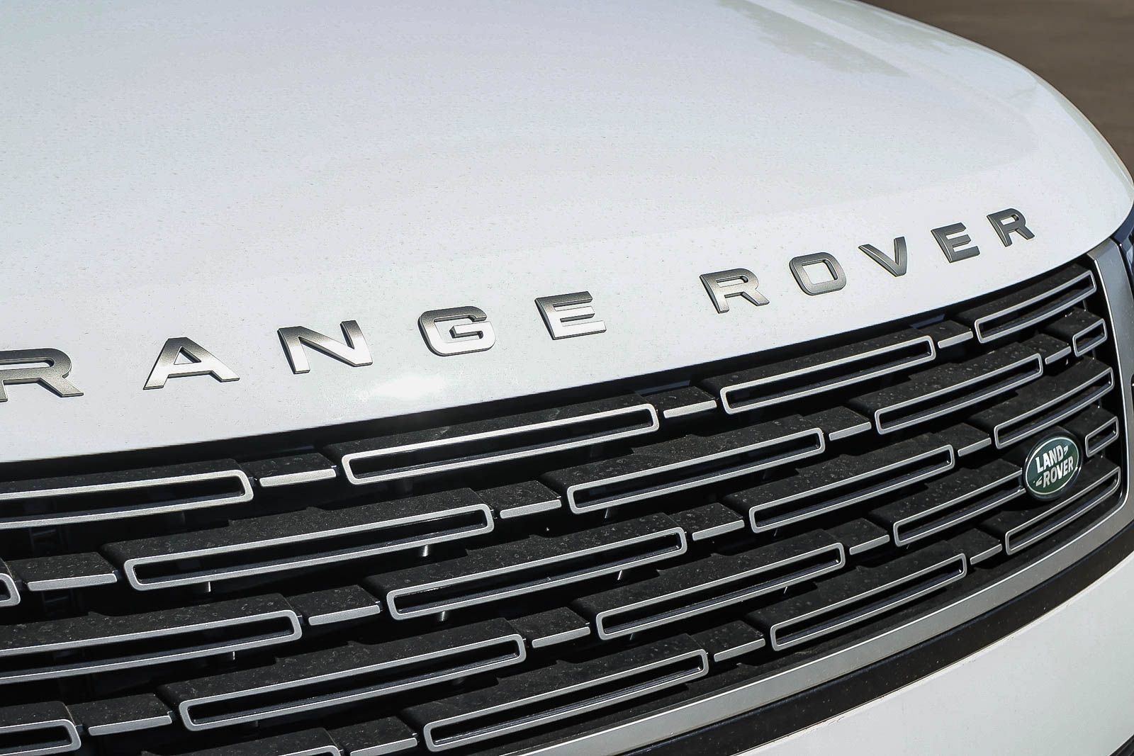 New 2026 Land Rover Range Rover Long Wheelbase SE AWD/4WD image 16