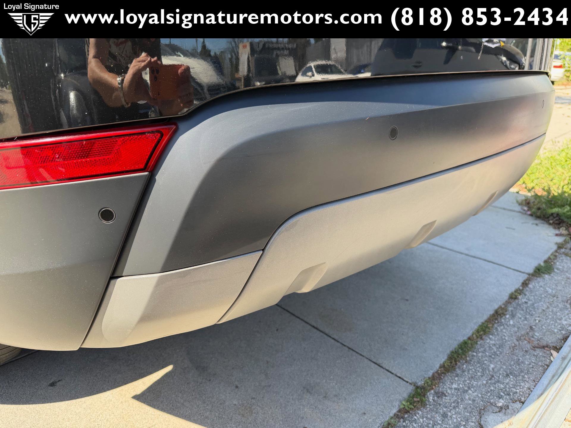 Used 2017 Land Rover Discovery SE image 10