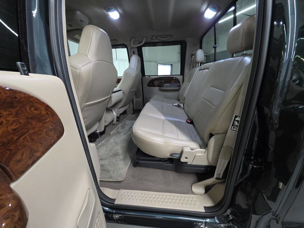 Used 2004 Ford F250 Lariat image 12