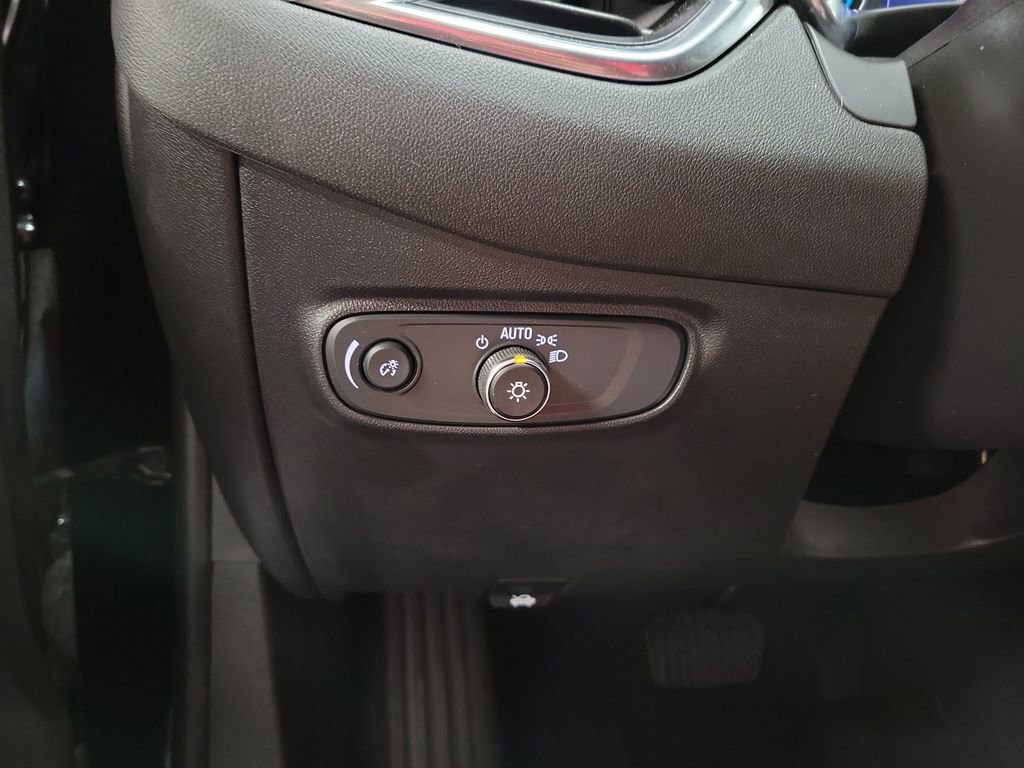 Used 2024 Chevrolet Equinox LT FWD image 22