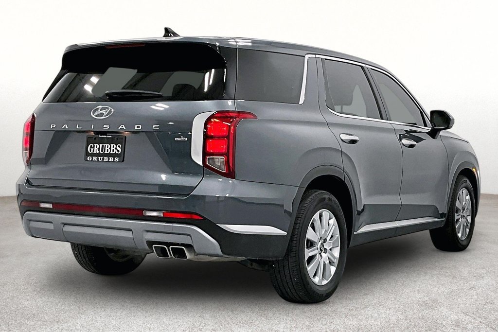 Used 2024 Hyundai Palisade SE AWD/4WD image 2