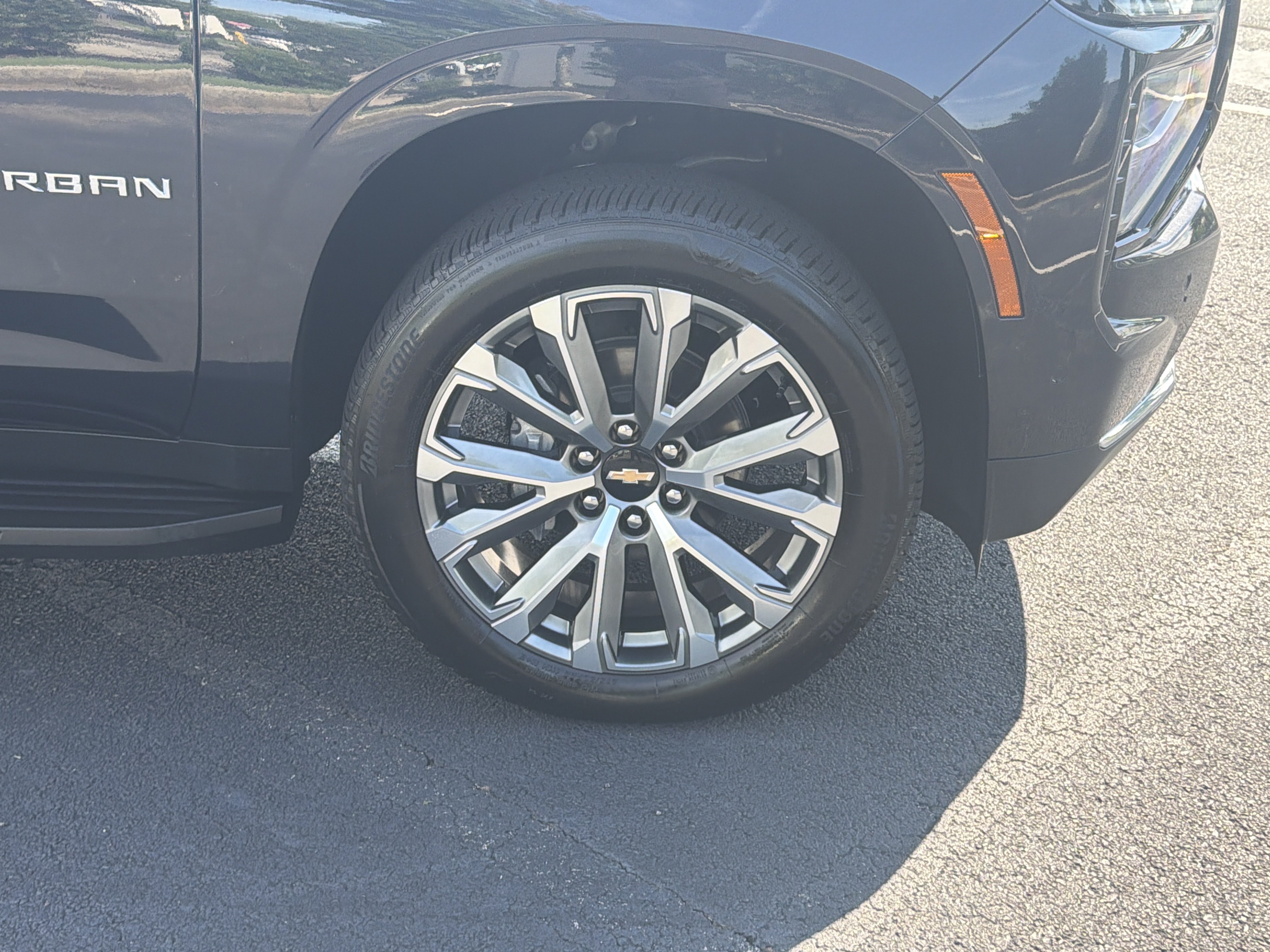 Used 2025 Chevrolet Suburban High Country w/ Sun And Tow Package AWD/4WD image 33