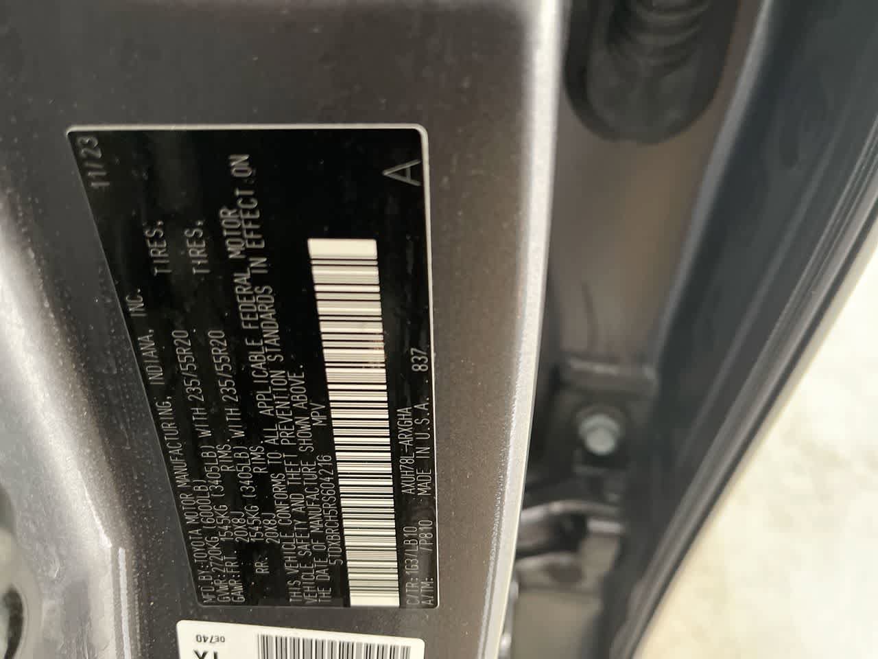 Used 2024 Toyota Highlander Limited AWD/4WD image 29