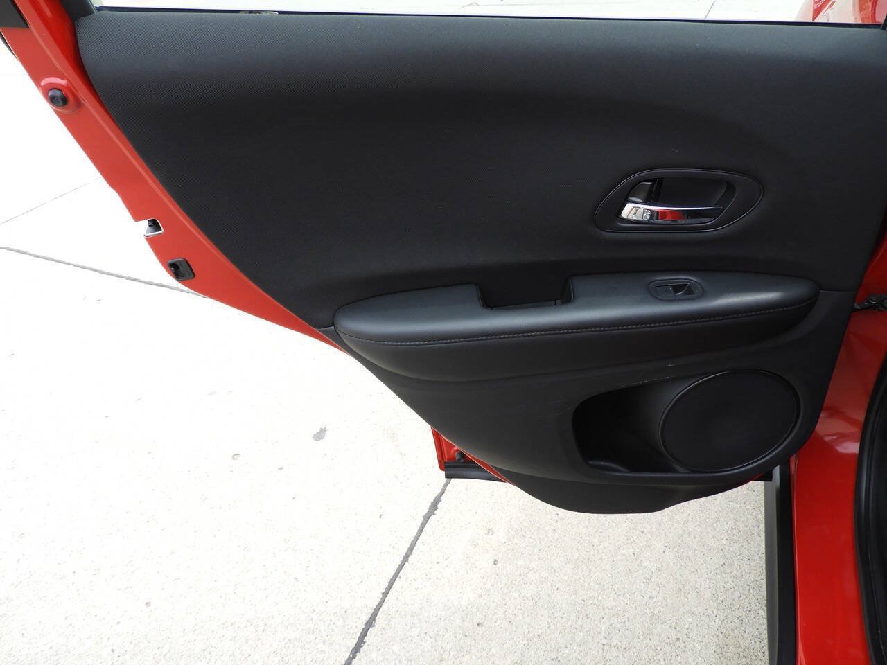 Used 2018 Honda HR-V LX image 21