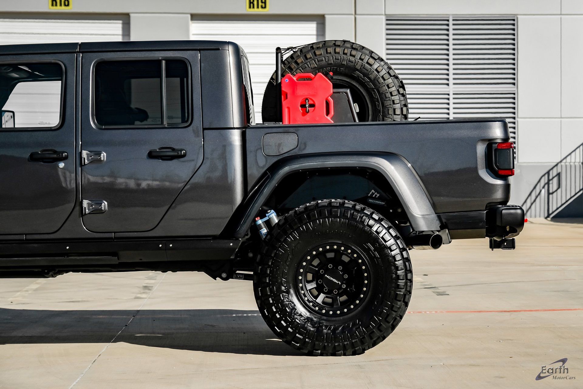 Used 2020 Jeep Gladiator Rubicon AWD/4WD image 9