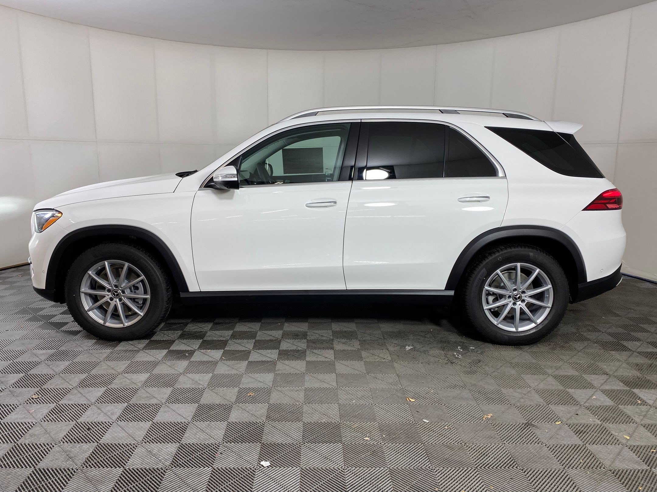 Used 2026 Mercedes-Benz GLE 350 4MATIC image 2